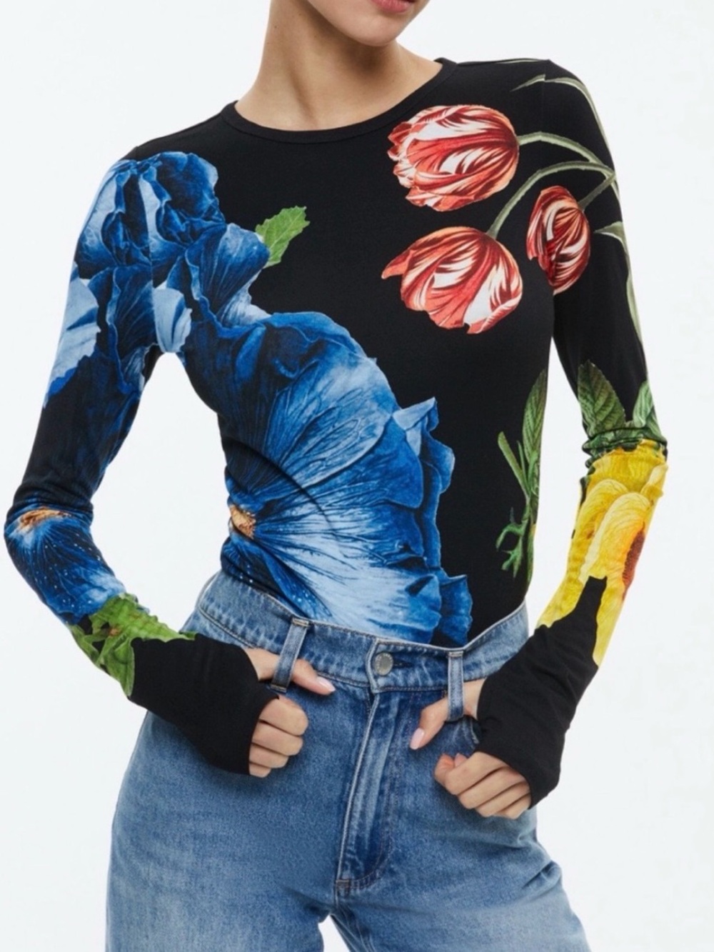 Alice + Olivia Black Long-Sleeve Crewneck Top with Multicolor Floral Print XS.